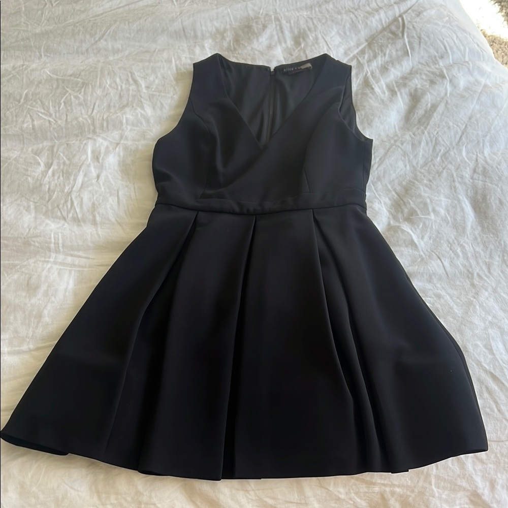 Elegant Black Alice & Olivia Sleeveless Dress